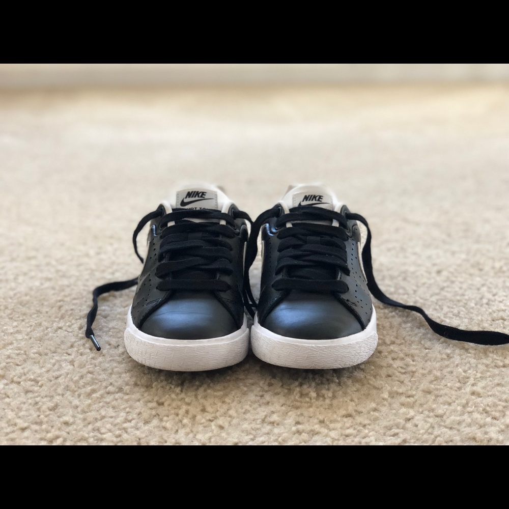 Nike Court Royale shoes
